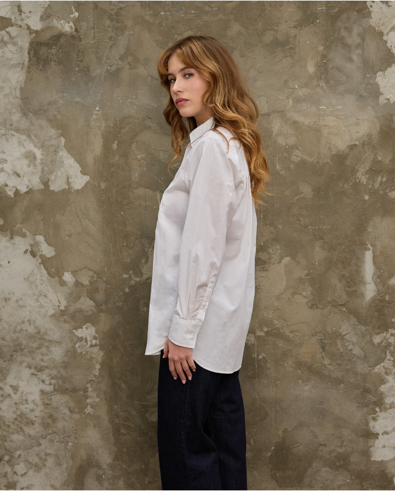 Chemise longue à plastron ajouré blanc