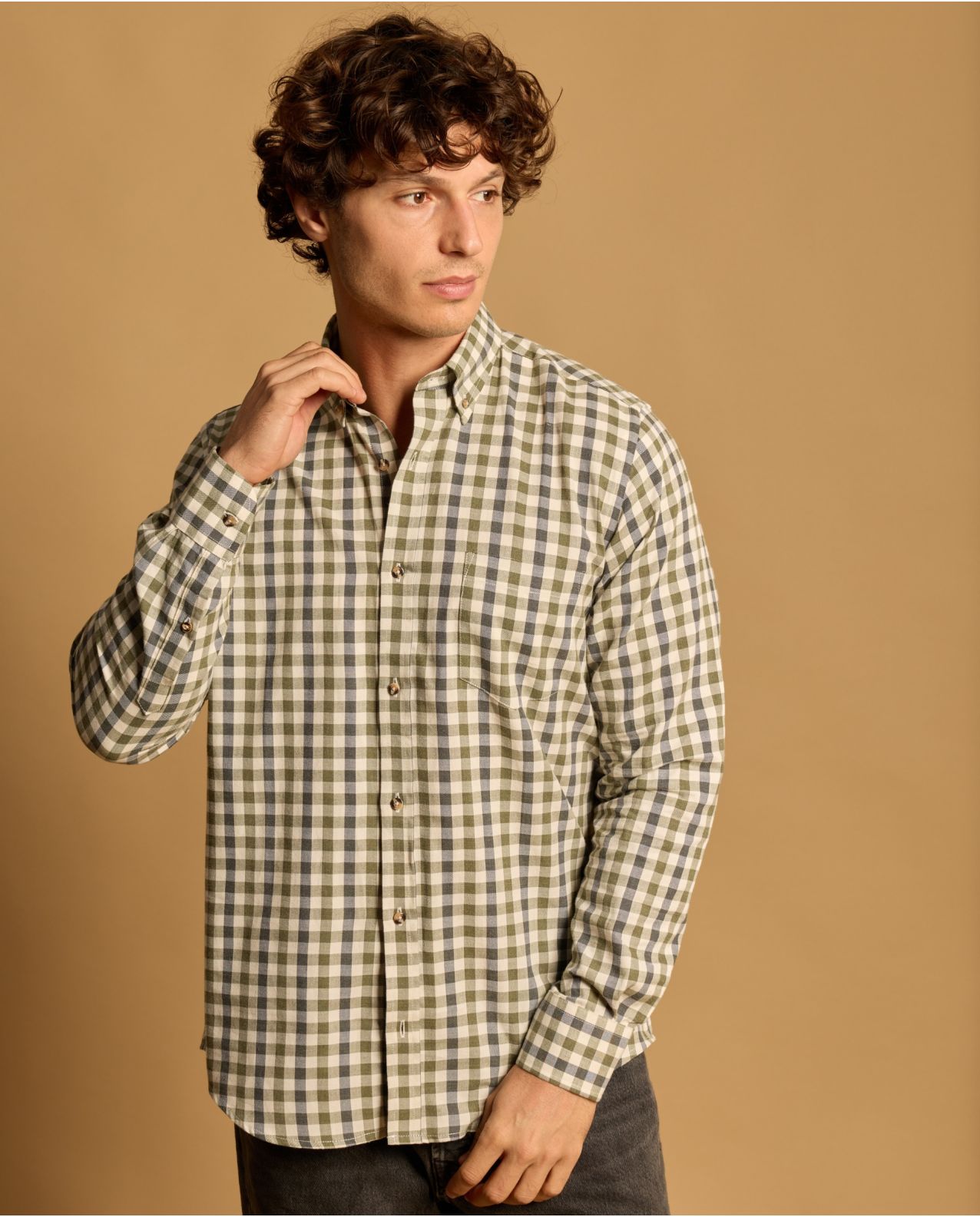 Chemise col boutonné manches longues