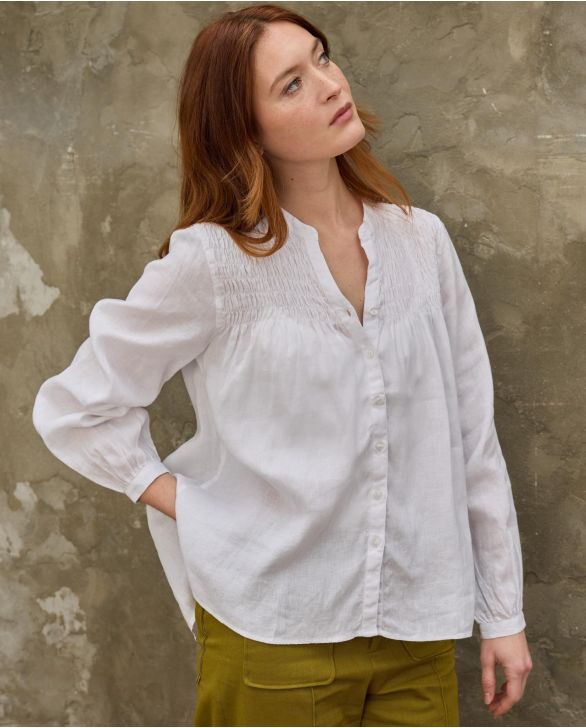 Blouse plastron smocké lin blanc