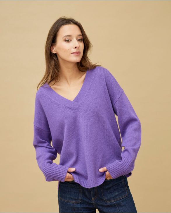 Pull loose V croisé violet 100% cachemire