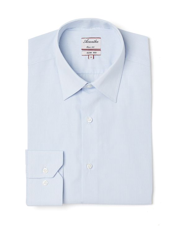 Chemise ajustée col italien fine rayures ciel 