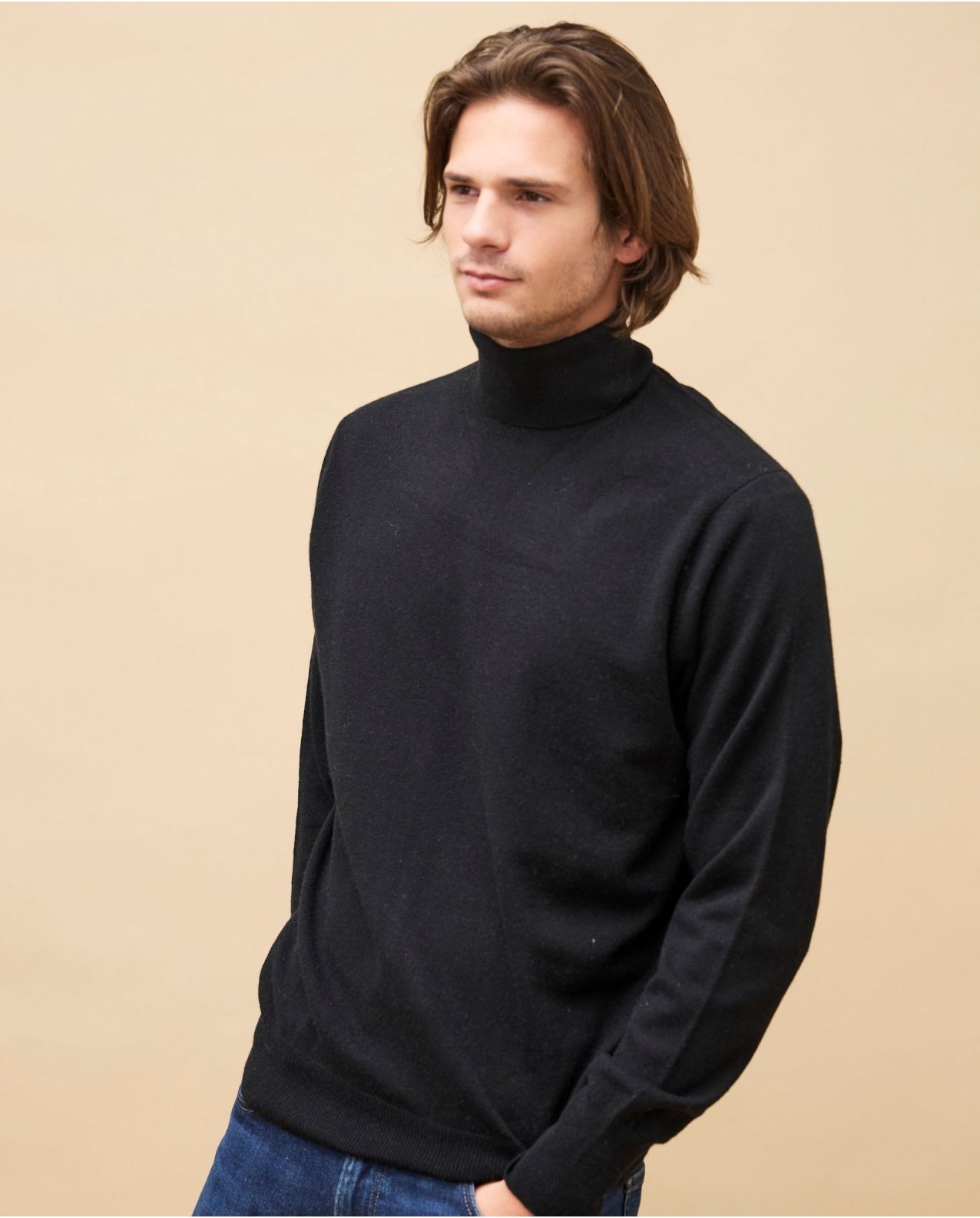 Pull col roulé noir 100% cachemire