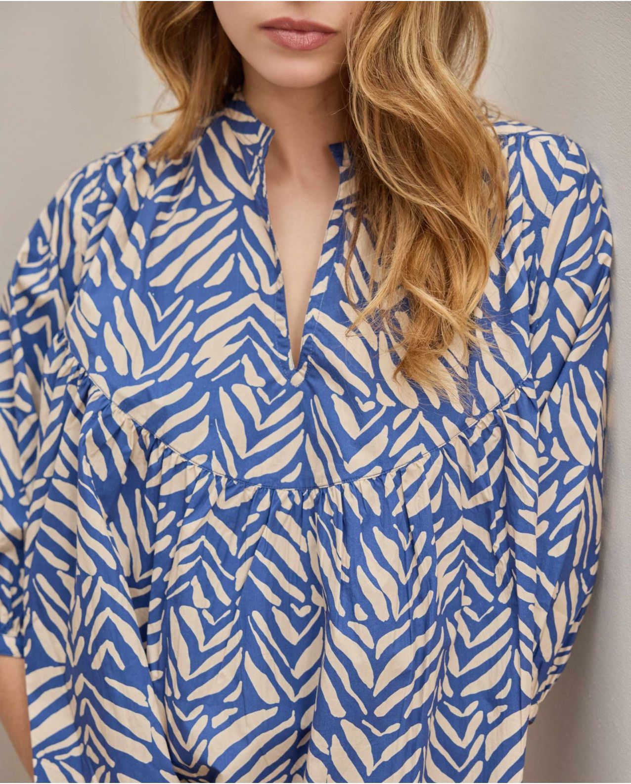 Robe ample manches bouffantes imprimé bicolore