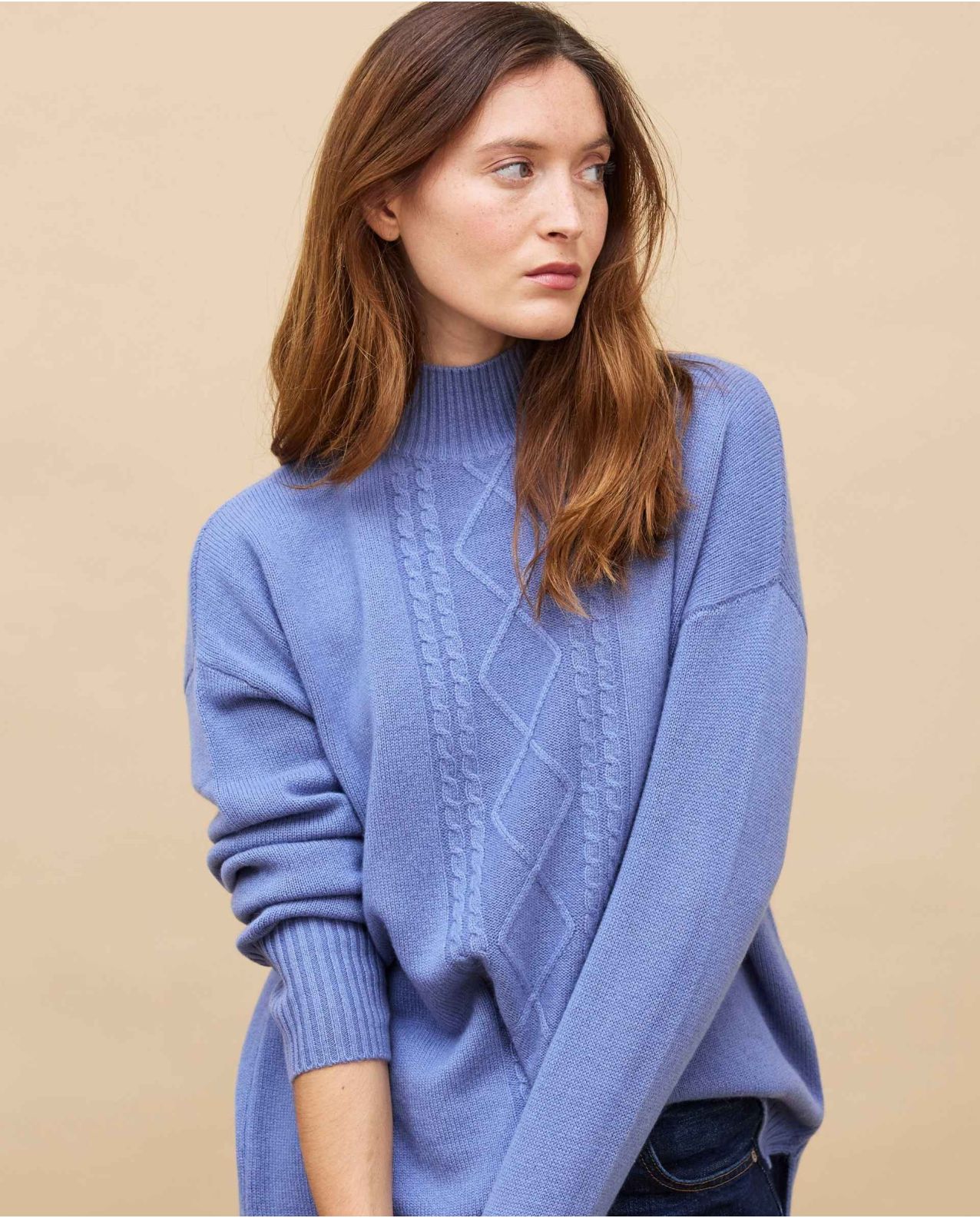 Pull col montant torsade bleu lavande 100% cachemire