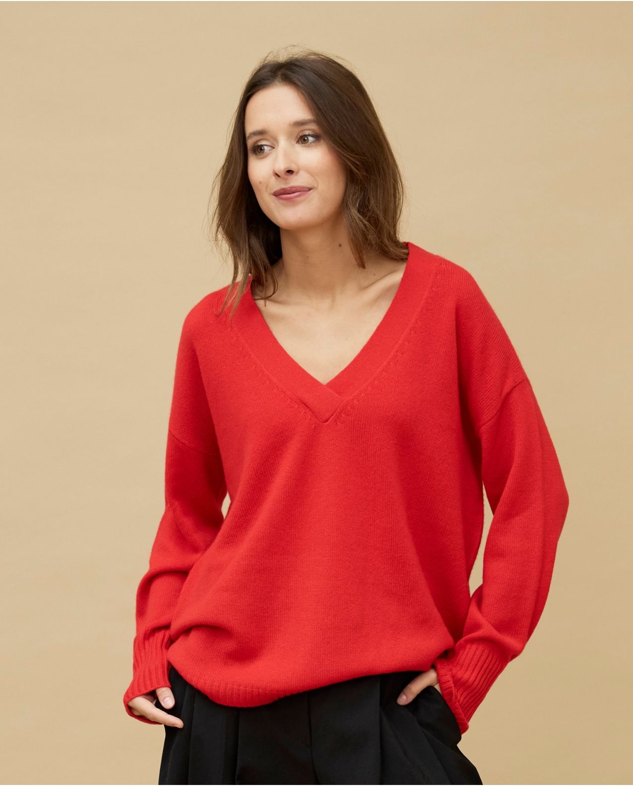 Pull loose V croisé rouge 100% cachemire