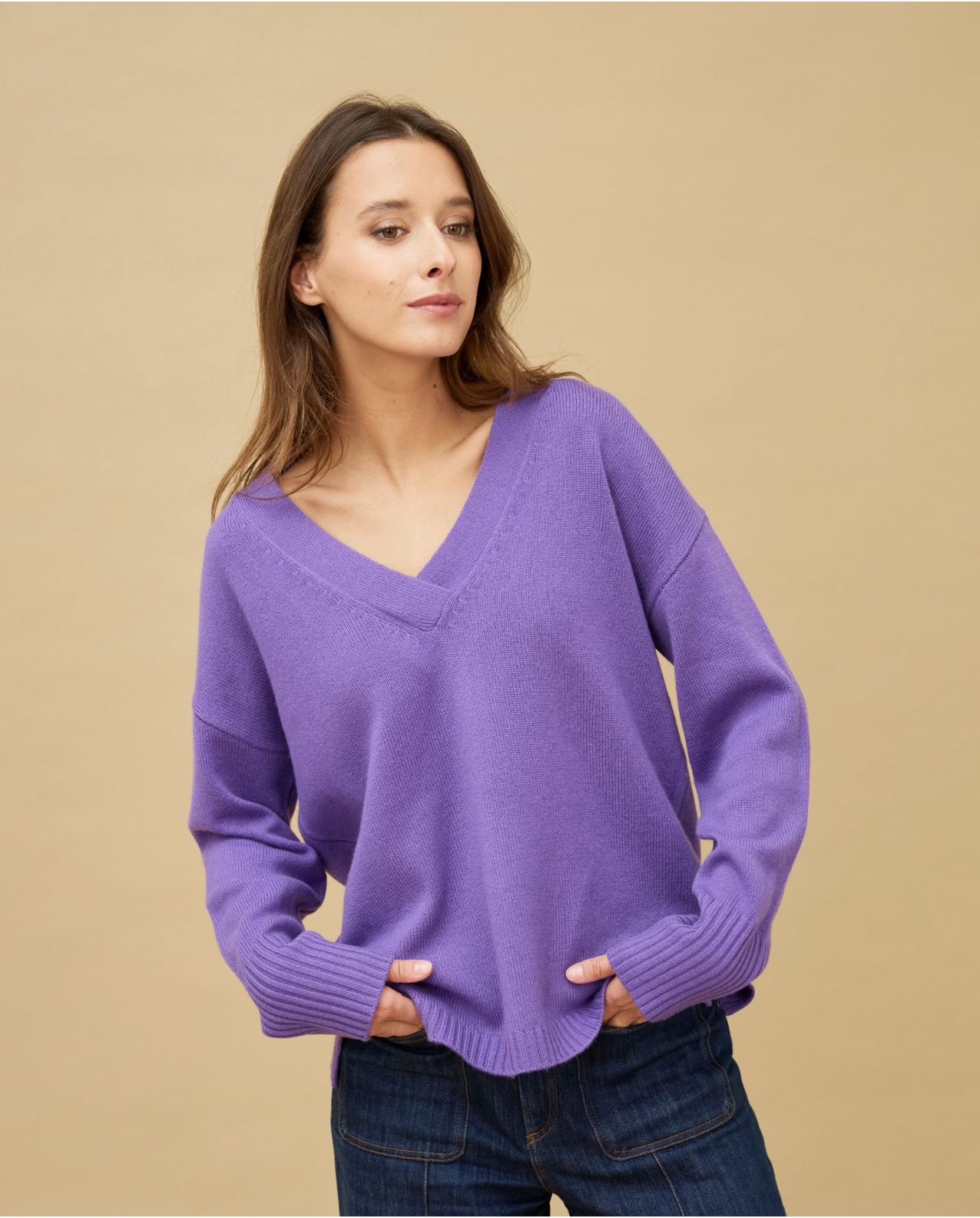 Pull loose V croisé violet 100% cachemire