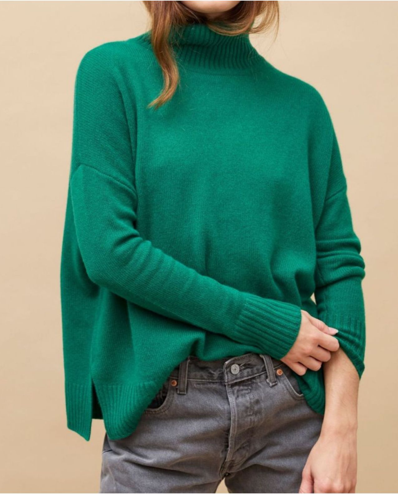 Pull col roulé ample vert 100% cachemire