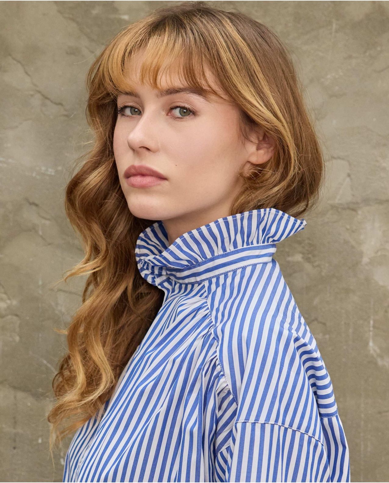 Blouse loose col volanté corolle large rayure bleue