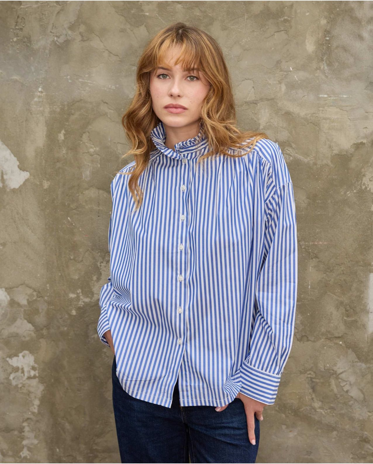 Blouse loose col volanté corolle large rayure bleue