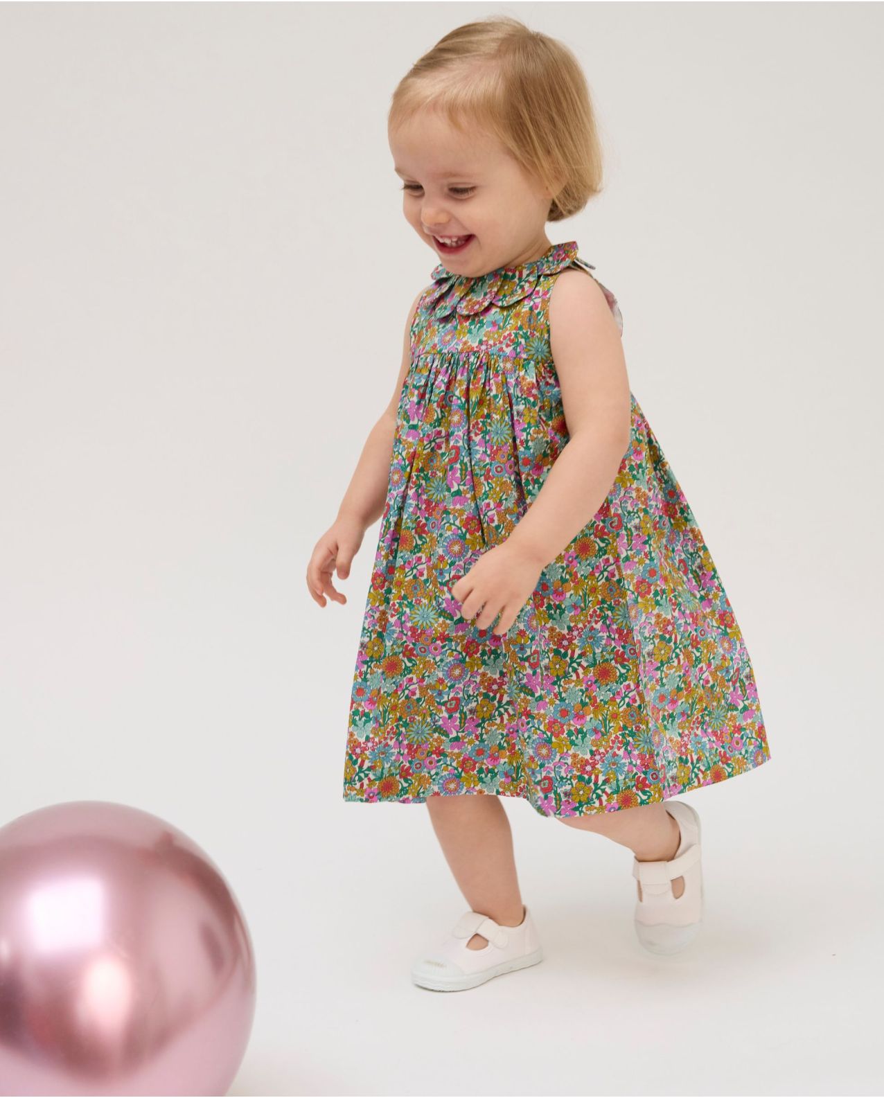 Robe emmanchure américaine col pétale en tissu Liberty June Blossom