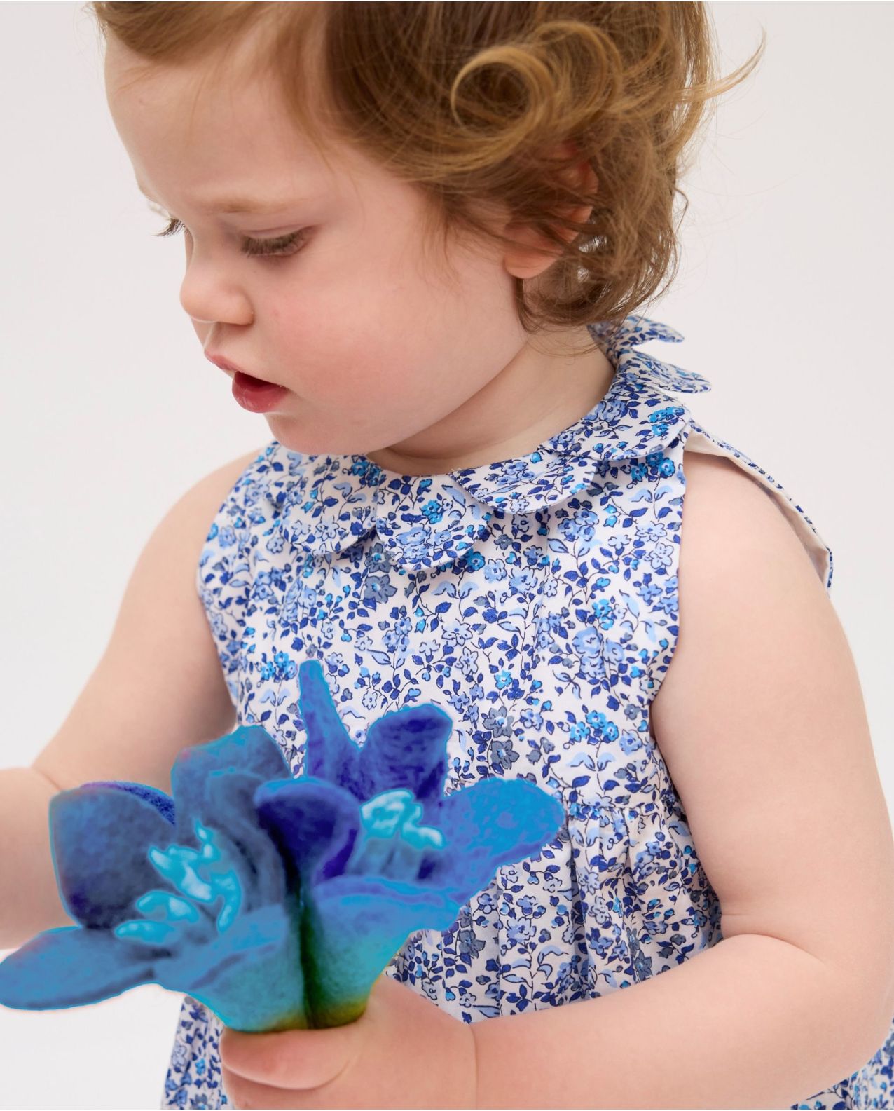 Robe emmanchure américaine col pétale imprimé fleur bleue